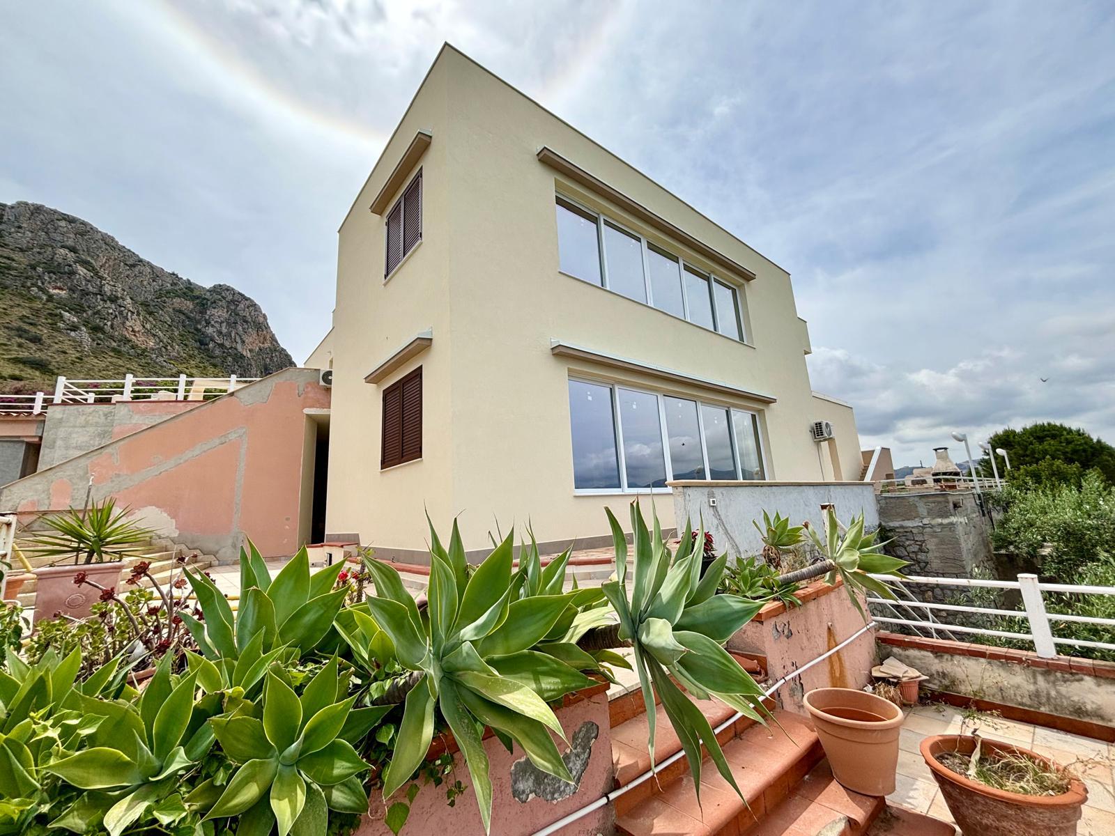 villa mongerbino aspra