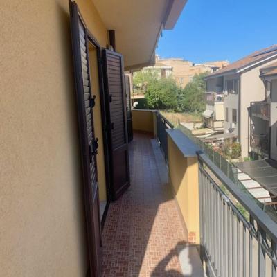 via nenni primo piano