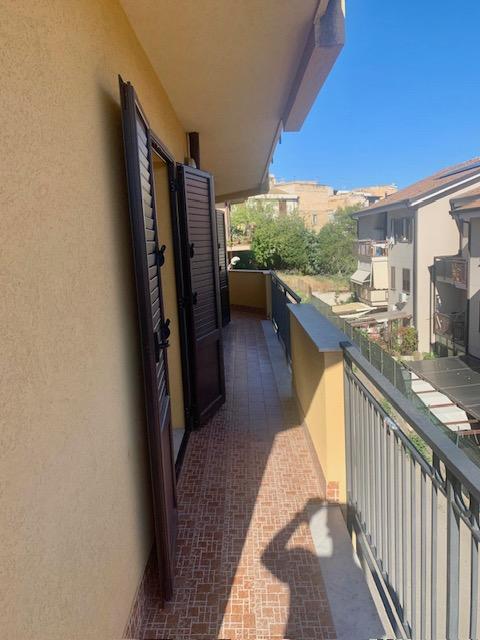 via nenni primo piano