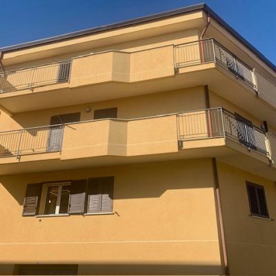 via nenni primo piano